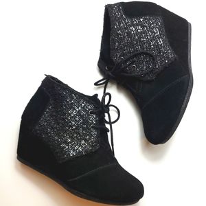 Toms Black lace up wedge